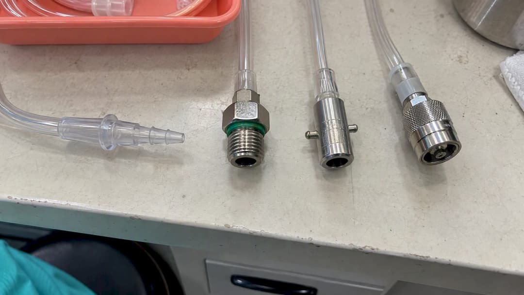 Oxygen tubing and distinct connector fittings